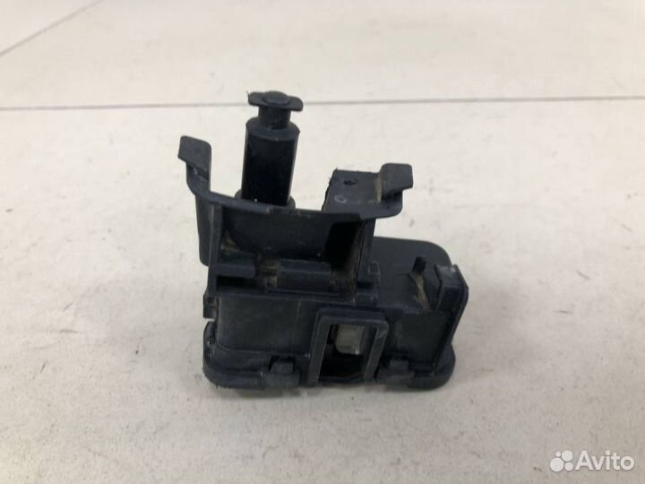 Активатор замка крышки бензобака Volkswagen Polo S