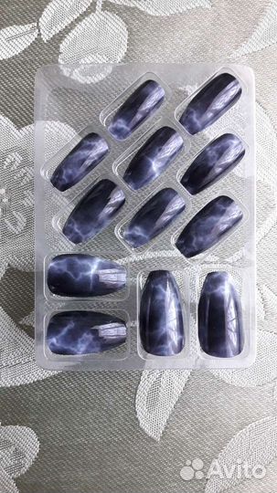 Накладные ногти Essence
