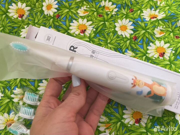 Электрическая зубная щетка детская новая