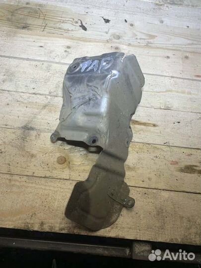 Тепловой экран Skoda Fabia хетчбэк BZG 1.2 2013