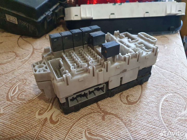 Блок предохранителей комфорта галант galant usa