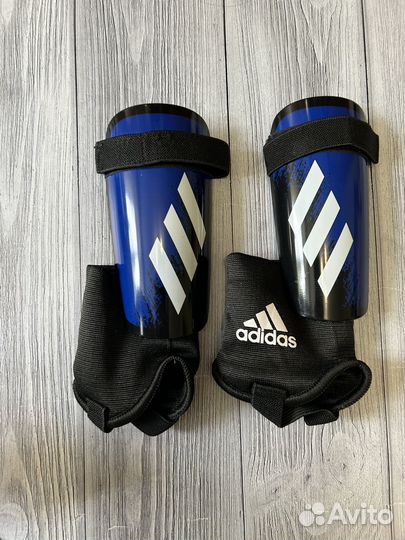 Щитки футбольные детские