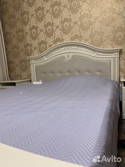 Комод, 2 тумбы, кровать
