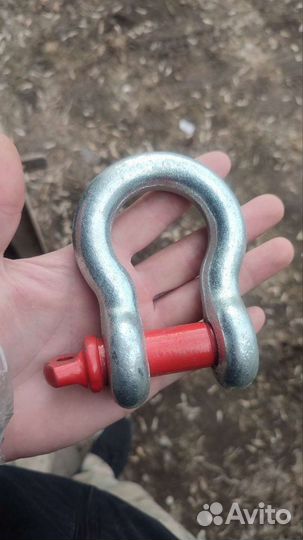 Шакл буксировочный