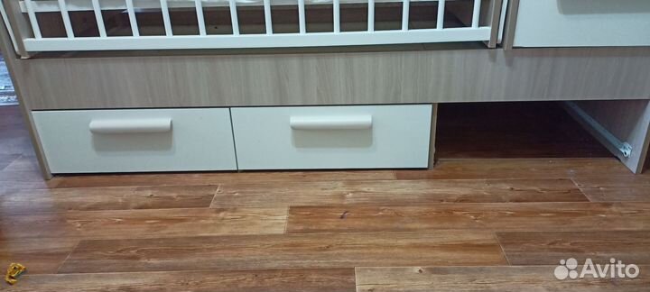 Детская кроватка трансформер с маятником