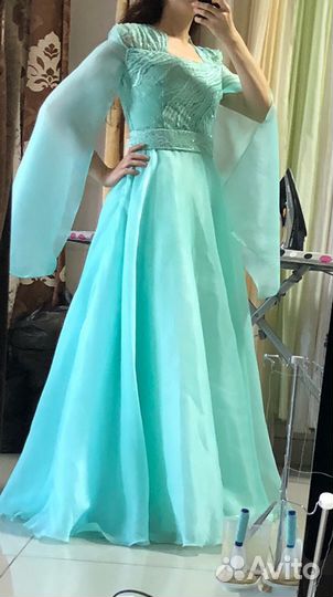 Вечернее платье