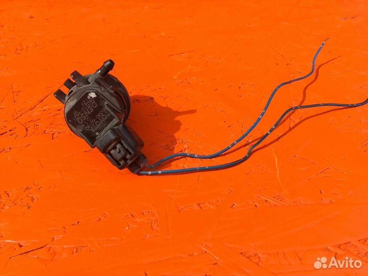 Насос (моторчик) омывателя стекла Toyota 2003 RAV