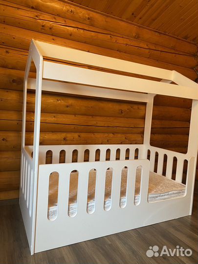 Детская кровать домик с матрасом