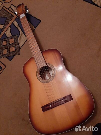 Гитара из СССР арт.353 р Ленинградской ф-ки 1990г