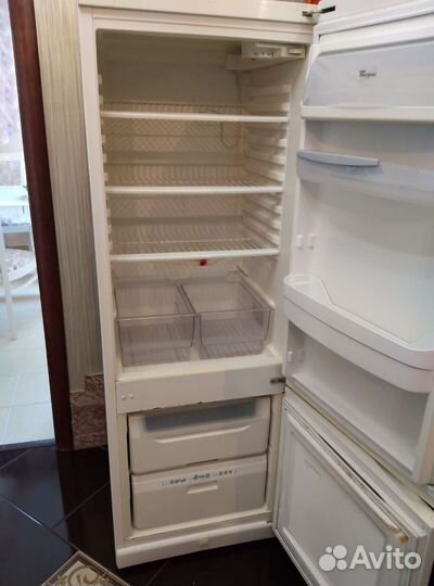 Холодильник Whirpool