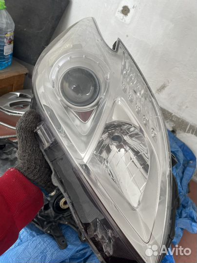 Передняя фара правая тойота приус 30