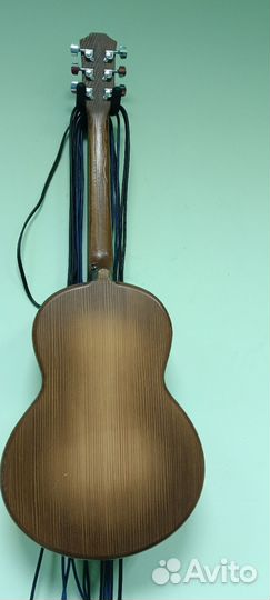 Акустическая гитара 