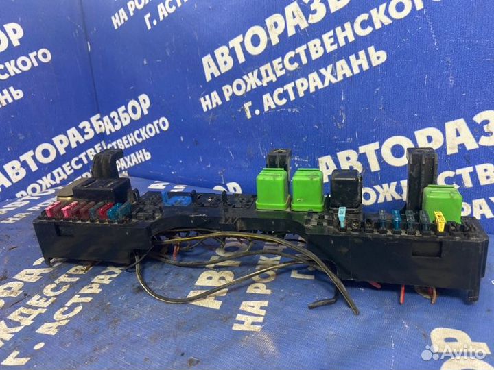 Блок предохранителей. Isuzu Elf грузовой 4BE1 1996