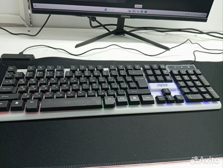 Игровой компьютер с монитором +мышь и клав +коврик