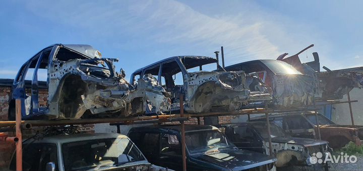 Кузов паджеро 3.4.по запчастям