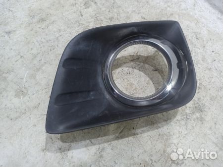 Накладка противотуманной фары правой