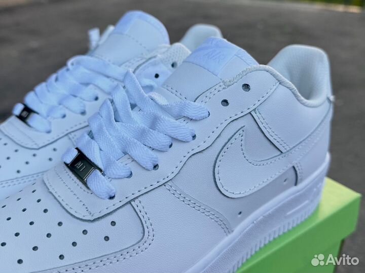 Кроссовки белые Nike Air Force 1