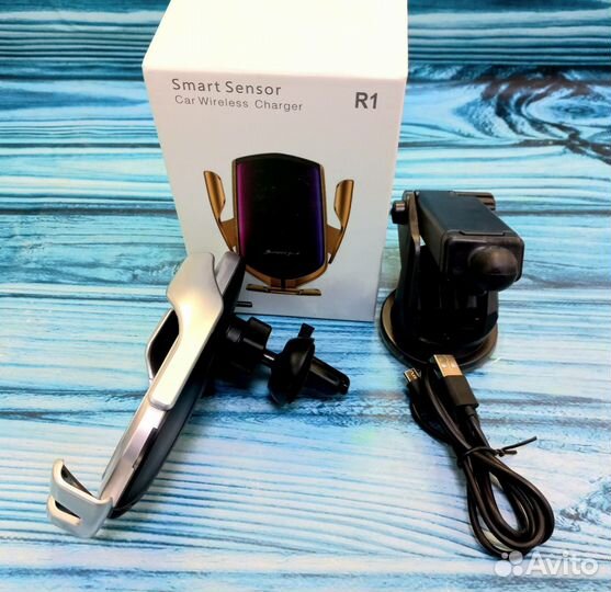 Держатель автомобильный с беспроводной зарядкой