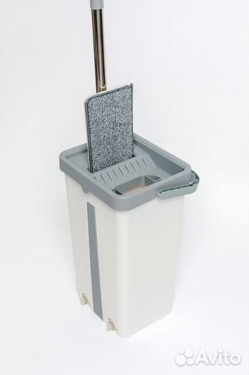 Ведро с отжимом 8 литров + швабра с насадками