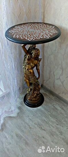 Бронзовая статуэтка девушка