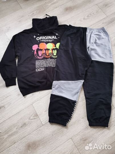 Спортивный костюм женский