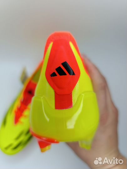 Футбольные бутсы adidas predator 30