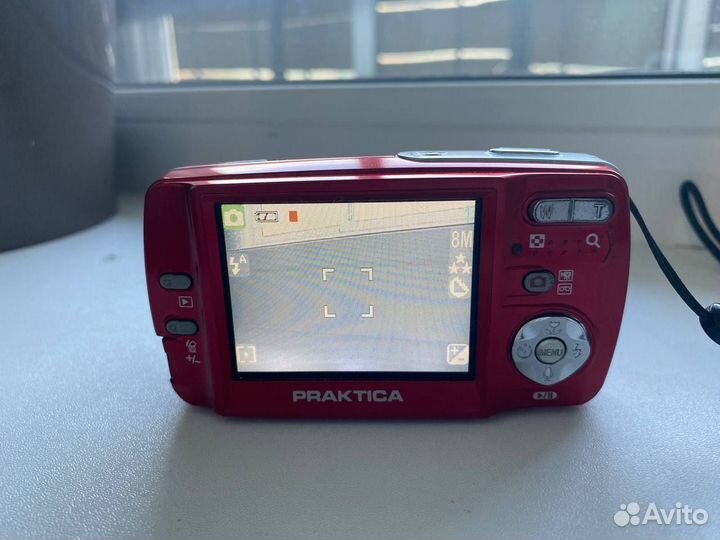 Компактный фотоаппарат praktica