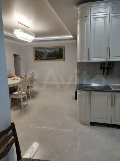 3-к. квартира, 90 м², 4/10 эт.