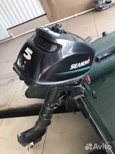 Лодка с мотором