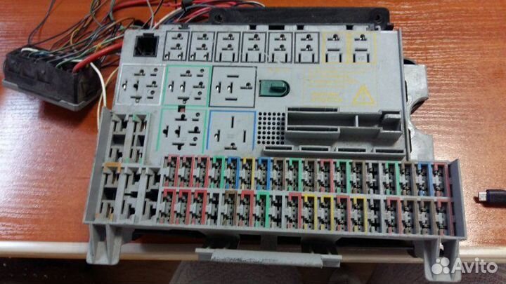 Блок предохранителей Opel Astra 1.7 1999