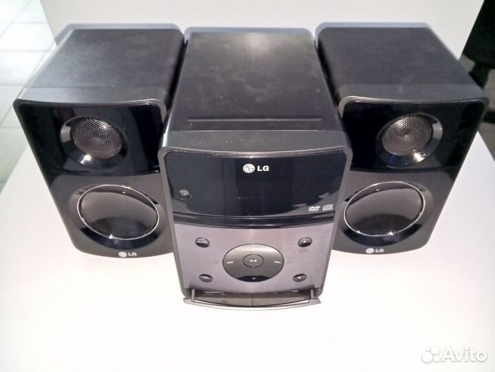 Музыкальный центр LG XB64