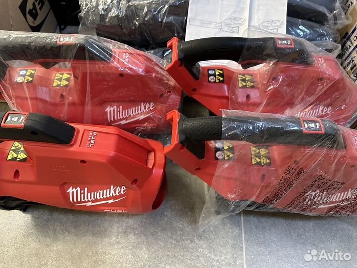 Воздуходувка Milwaukee 2724-20 новая