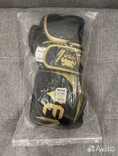 Боксерские перчатки Venum 12-14 oz
