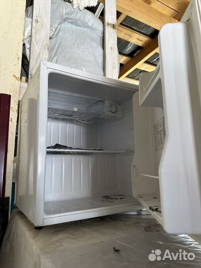 Холодильник маленький