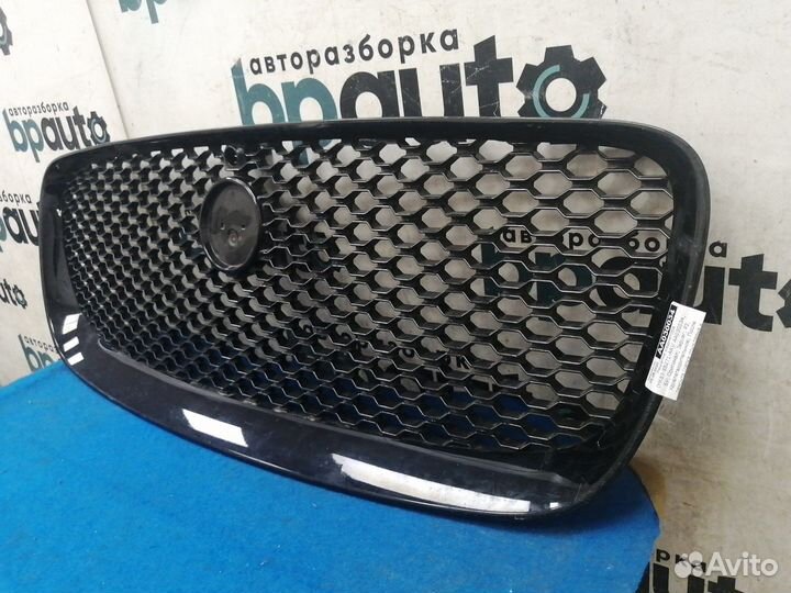 Решетка радиатора HK83-8B271-AA Jaguar F-Pace I