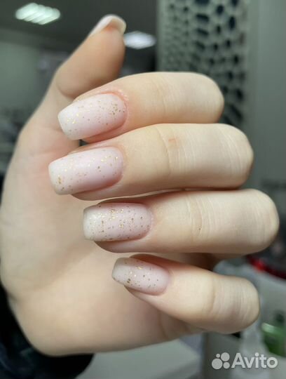 Модель на маникюр