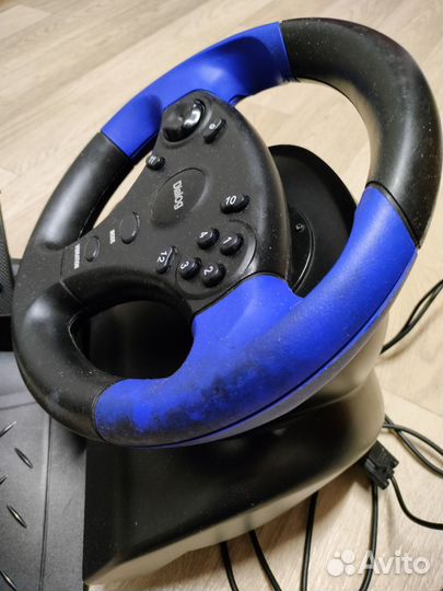 Игровой руль с педалями