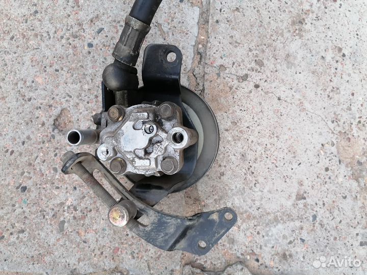 Насос гур для Nissan terrano