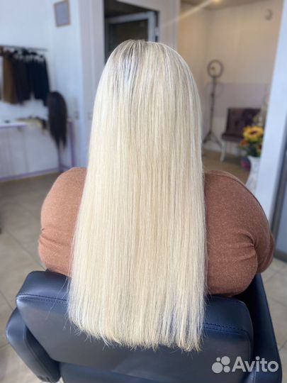 Модель на наращивание волос