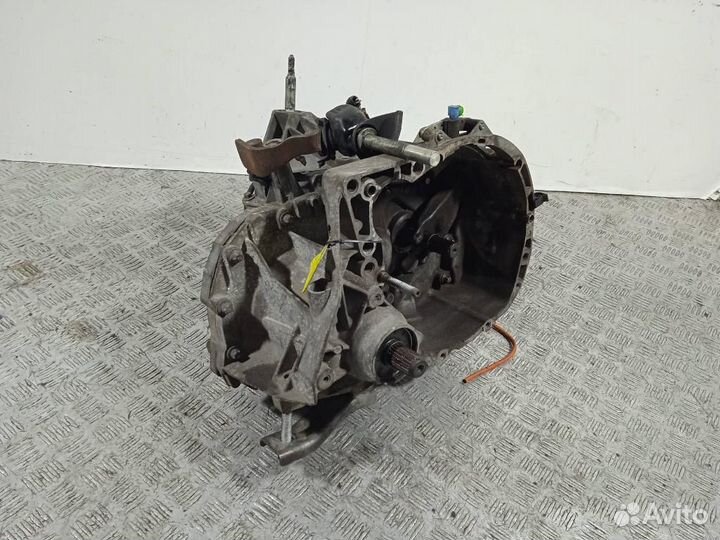 МКПП (механическая коробка переключения передач) R