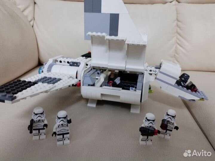 Lego Star Wars 7659 флагманский десантный корабль