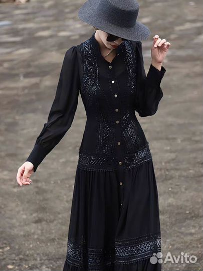 Нарядное женское платье