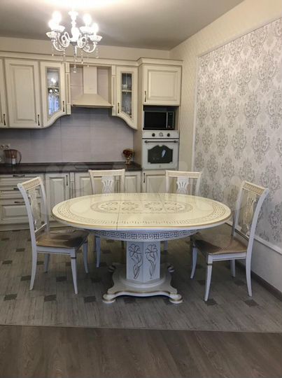 1-к. квартира, 42 м², 1/3 эт.