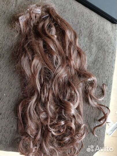 Пряди на заколках