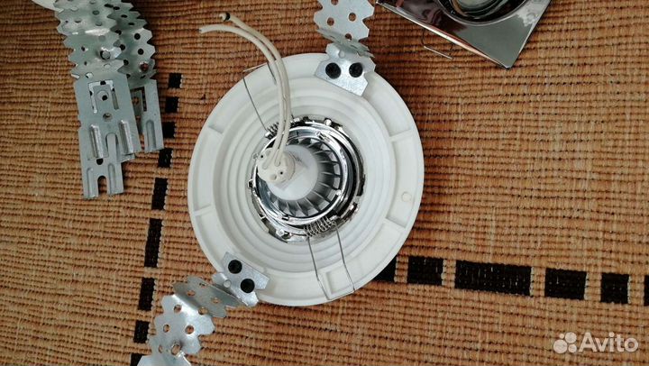 Потолочный светильник встраиваемый 6шт