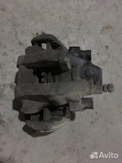 Суппорт задний левый Mercedes-Benz E-Class W211