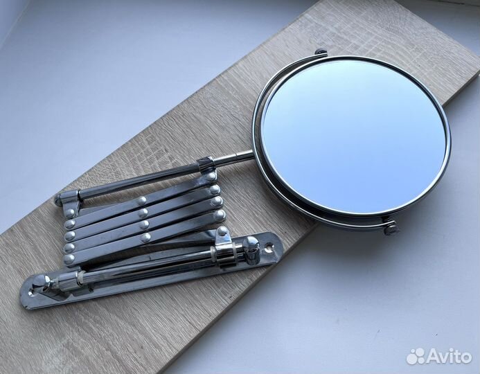 Зеркало косметическое настенное