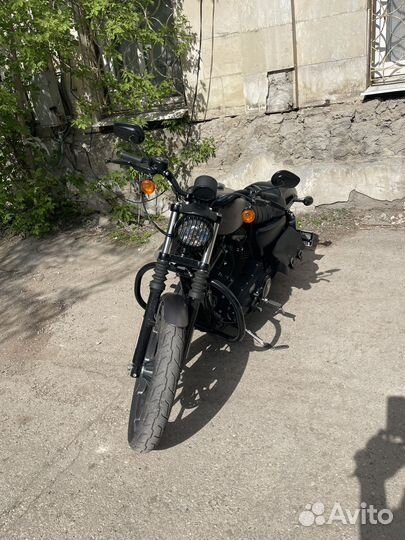 Harley Davidson sportster iron 883