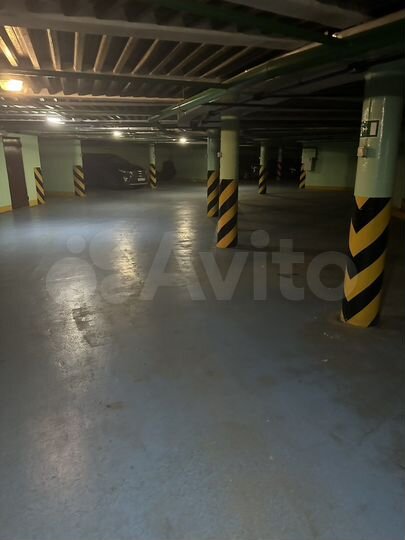Машиноместо, 18 м²