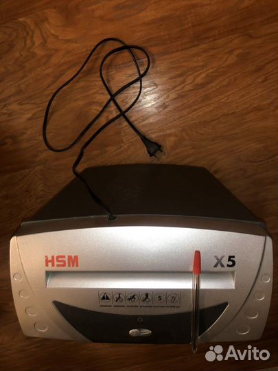 Уничтожитель бумаг шредер